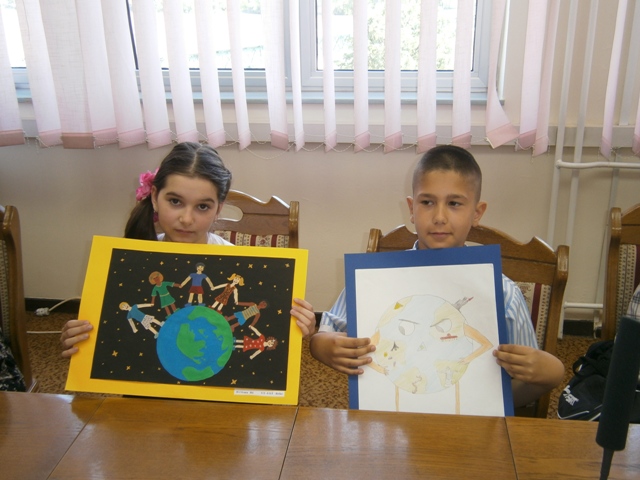 2012-04-30-Nagrade_za_najbolje_ucenicke_likovne_radove-1