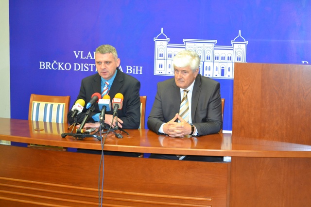 2013-04-18-Sastanak_s_predstavnicima_banaka-3