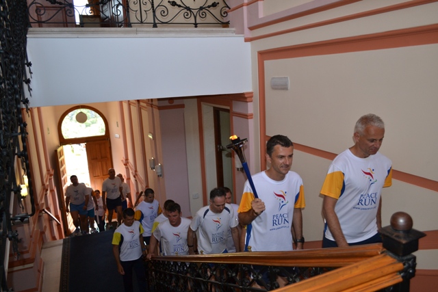 Gradonacelnik_primio_ucesnike_trke_mira-2