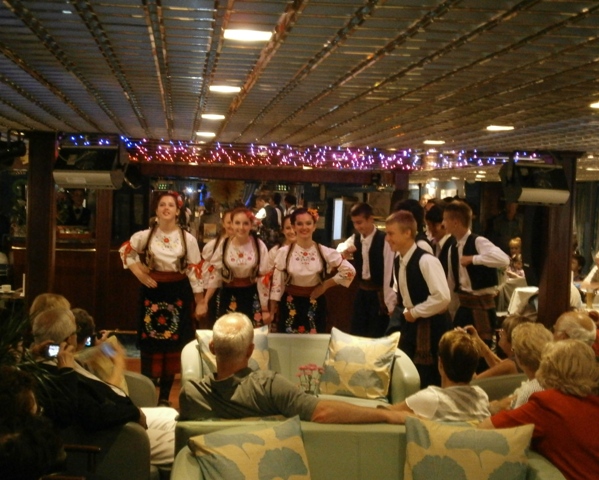 2012-06-13-Kruzer_uplovio-u_luku-II