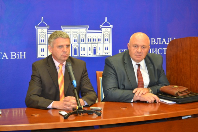 2013-07-12-13_vanredna_sjednica_Vlade-1