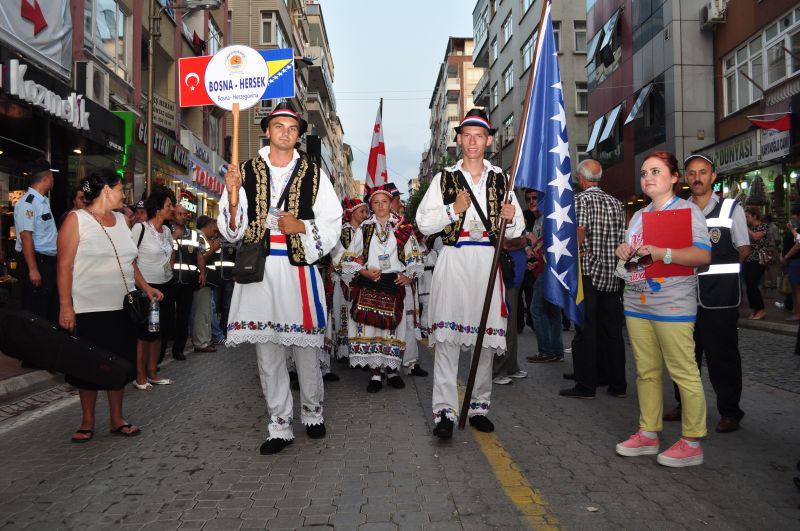 2013-08-14-Otvoren_32_medjunarodni_festival-Samsun-2
