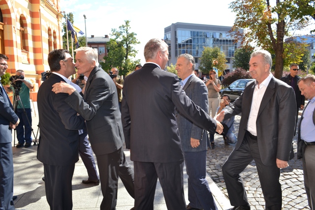 2013-09-05-BiH_Ministri_u_posjeti_kod_Gradonacelnika-3