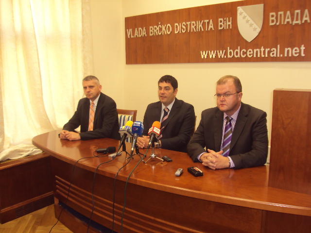 2011-10-04-Pres_konferencija