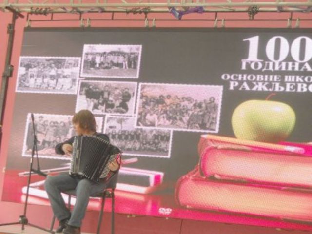 2013-10-14-100_skole_u_Razljevu-3