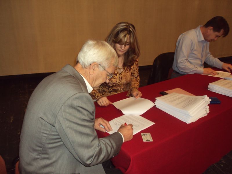 2010-11-15PotpisaniUgovori2