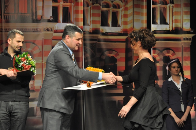 2011-11-28-Zavrseni_pozorisni_susreti1