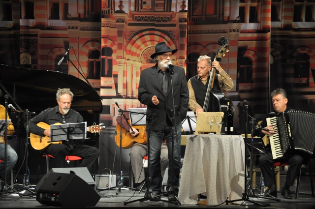 2011-11-28-Zavrseni_pozorisni_susreti2