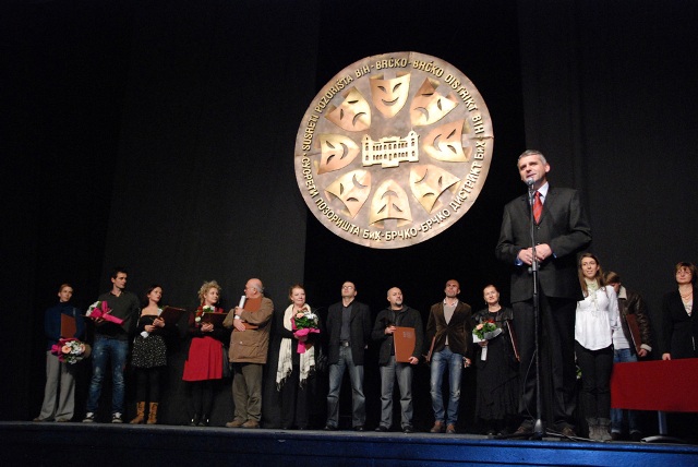 2012-11-27-Nagrede_susreti-2