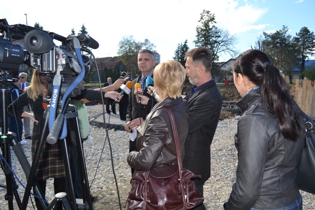 2013-11-07-Grad_u_posjeti_gradilistu_naselja_S-3