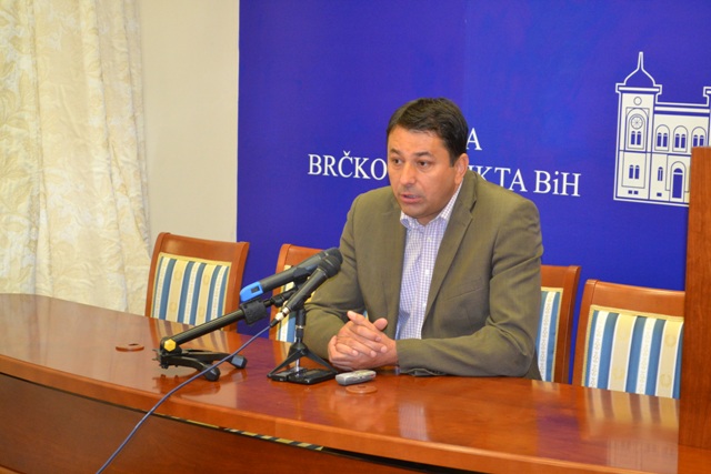 2013-11-20-45_RSV-Peja_Mendes