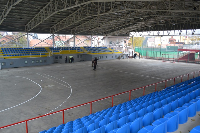 2013-11-21-Celnici_Vlade_i_Skupstine_obisli_Blatusu-2