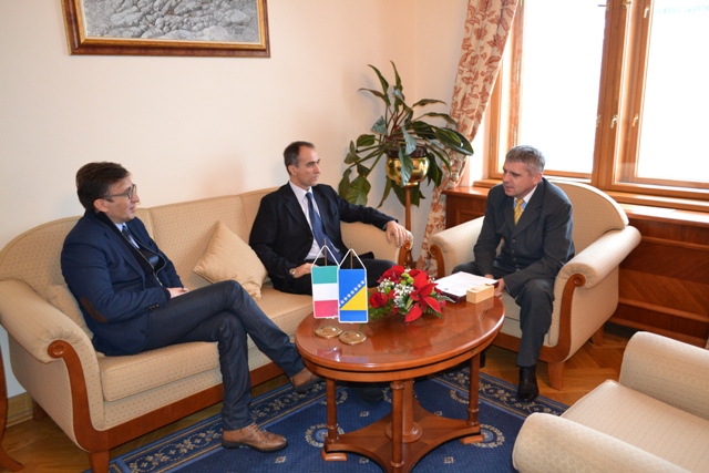 2013-11-27-Ambasador_Italije_u_posjeti_gradonacelniku-1