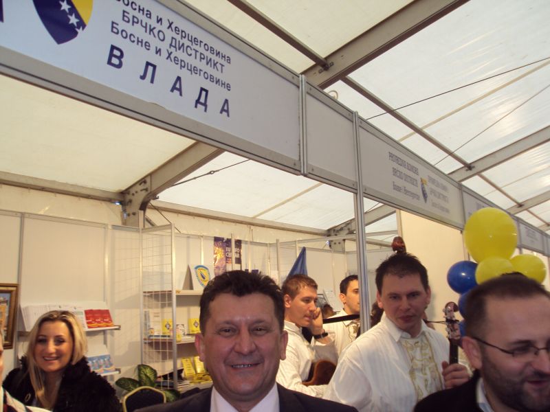 2010-12-01StandVlade