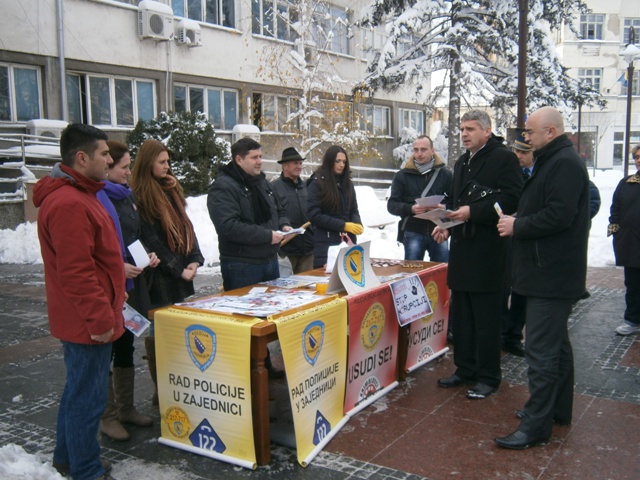 2012-12-10-Medjunarodni_dan_povodom_borbe-2