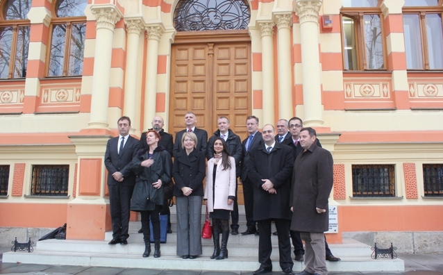 2013-12-17-Zgrada_Policije3