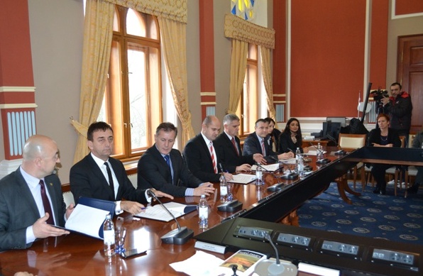 2013-12-17-Zgrada_Policiji1