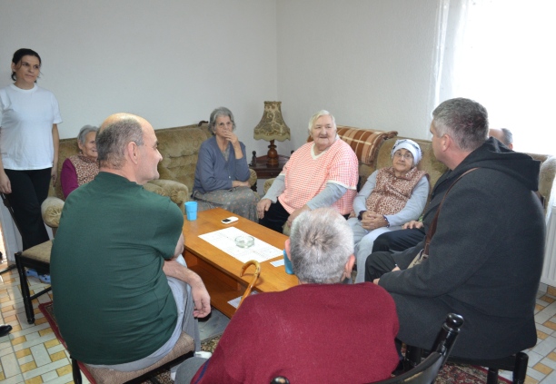 2013-12-24-Obilazak_starackih_domova-5